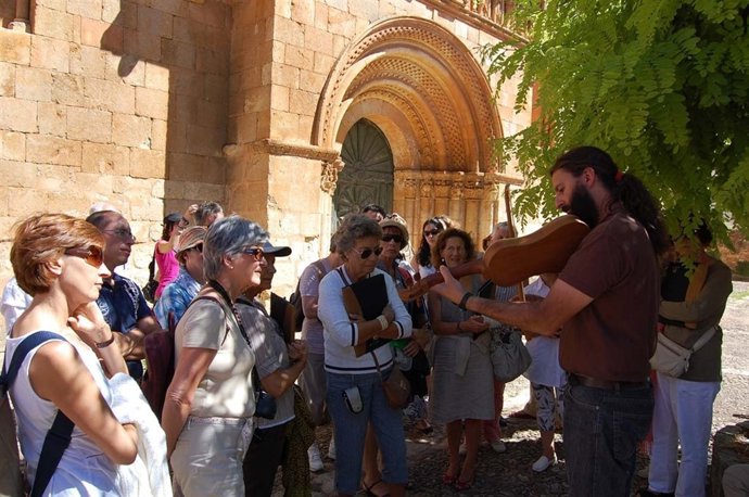 Participantes En Uno De Los Talleres Didácticos