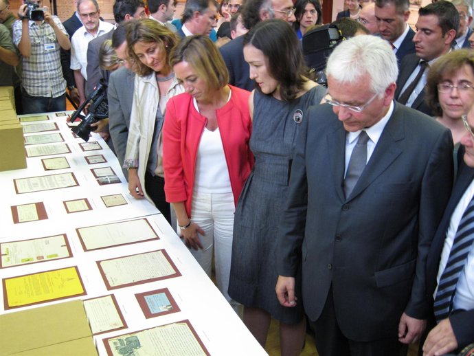 Chacón, Sinde Y Mascarell Y  La Penúltima Entrega De 'Papeles De Salamanca'