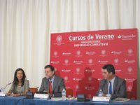 Rajoy defiende que si hay que intervenir alguna entidad financiera más "se haga y se haga ya"