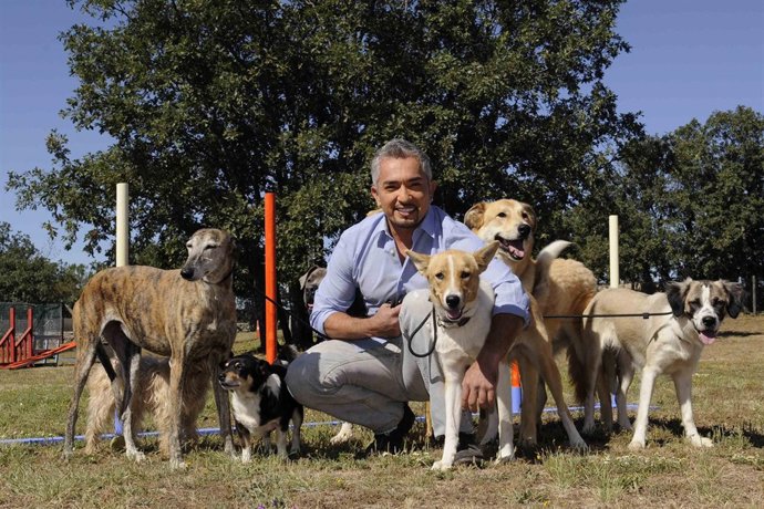 César Millán, Presentador De 'El Encantador De Perros'