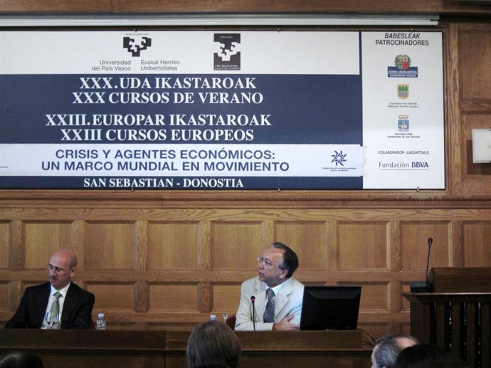 Luis Servén Interviene En Los Cursos De Verano De La UPV/EHU.