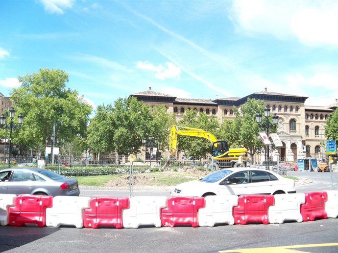 Obras Del Tranvía En La Plaza Paraíso De Zaragoza