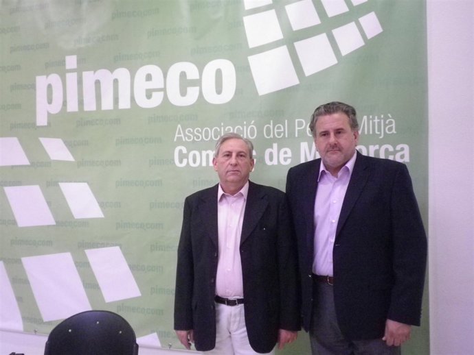 Antonio Villalonga Y Bernat Coll Presentan La Propuesta A Los Ayuntamientos