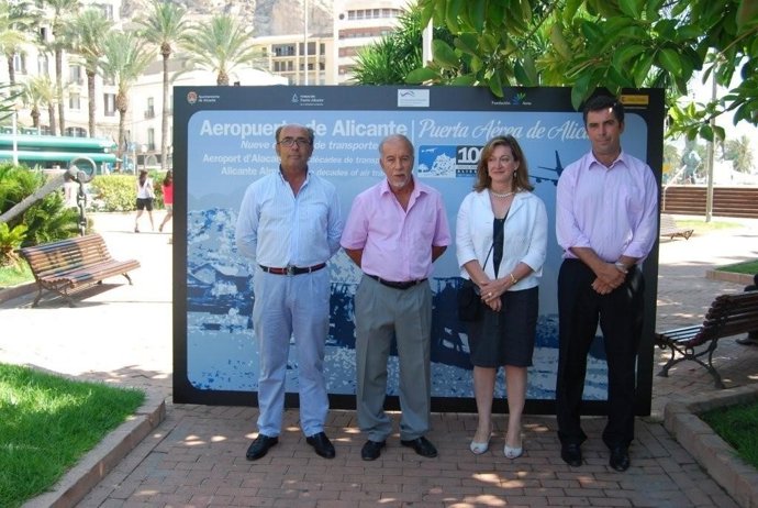 Imagen De La Presentación De La Muestra En El Puerto De Alicante