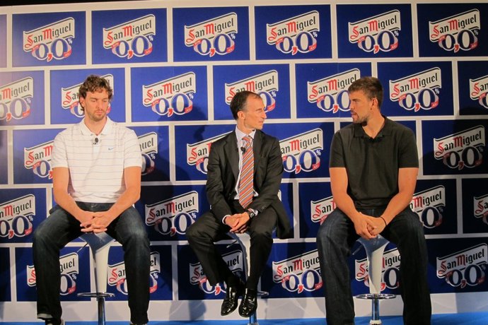 Pau Y Marc Gasol En Acto Promocional 