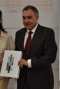 Descienden los delitos por violencia contra la mujer y aumentan los menores juzgados en Galicia