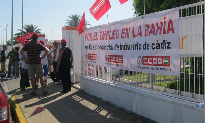 Trabajadores De Gadir Solar Reclaman La Nómina De Junio
