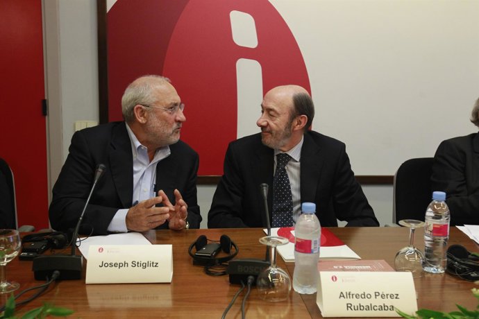 Rubalcaba Se Reúne Con El Comité Científico