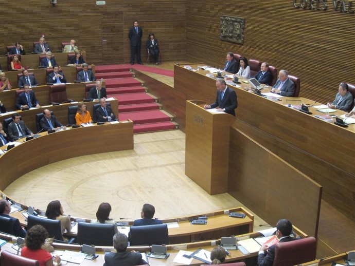 Diputados En El Debate De Investidura De Fabra