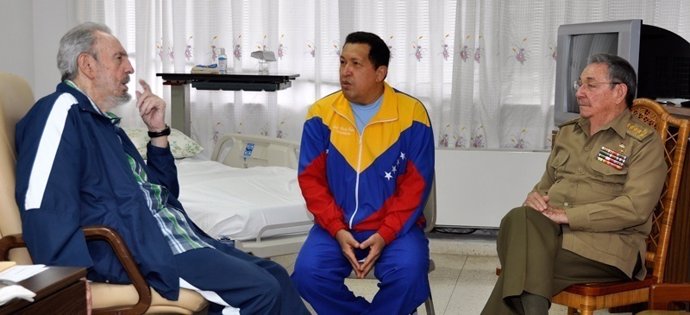 Fidel Castro, Hugo Chávez Y Raúl Castro.