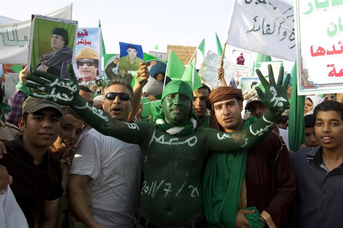 Partidarios Del Lider Libio Muamar Gadafi Se Manifiestan En Trípoli