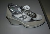 Intervenid más de 25.000 zapatillas de deporte falsificadas en 3 contenedores en el puerto de Algeciras