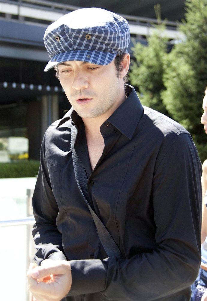 David Bisbal Con Gorra
