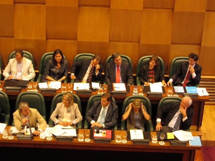 Jorge Azcón Y Otros Concejales Del PP