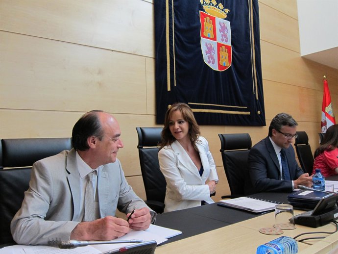 Clemente Habla Con El Procurador Socialista Francisco Ramos