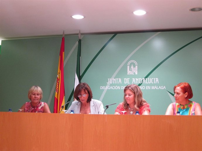 Concha Alarcón, Remedios Martel, Carmen Rosa Torres Y María Nieves Gómez