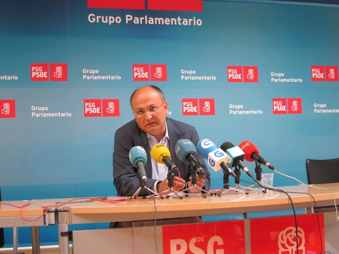 El Portavoz Parlamentario Del Psdeg, Abel Losada, En Rueda De Prensa