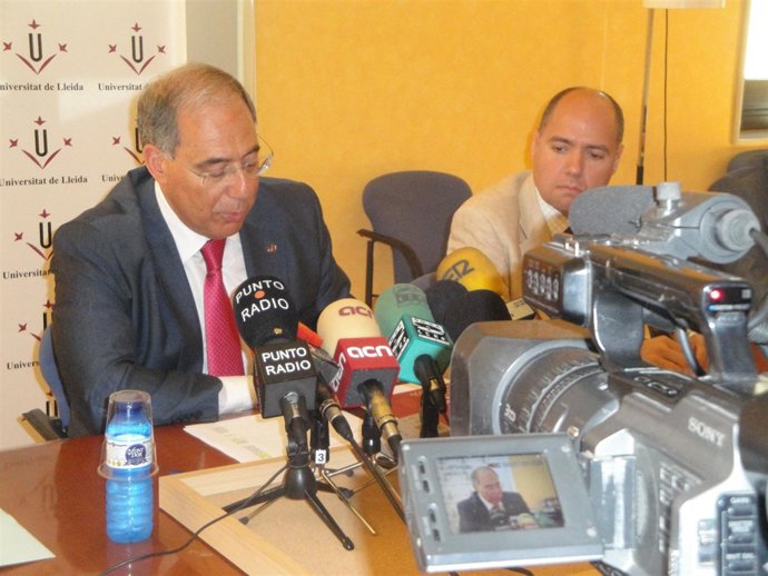 El Rector De La Udl, Roberto Fernández