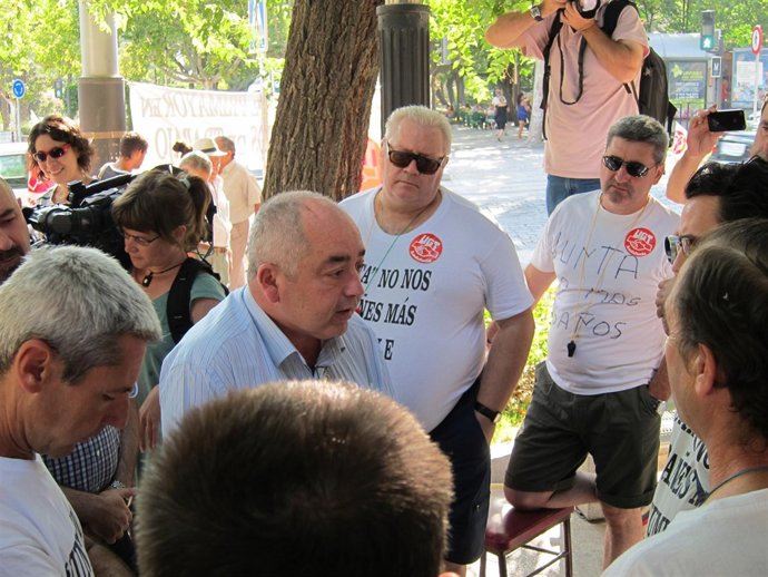 Pastrana Junto A Extrabajadores De Primayor Hoy