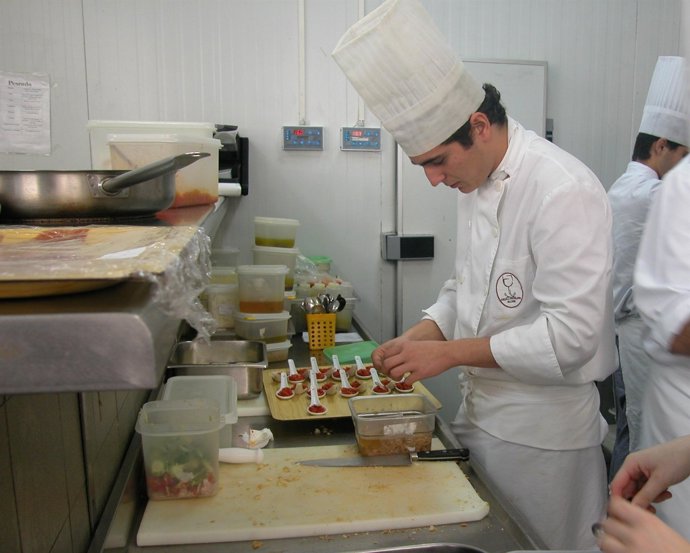 Alumos De La Escuela De Hostelería De Cádiz