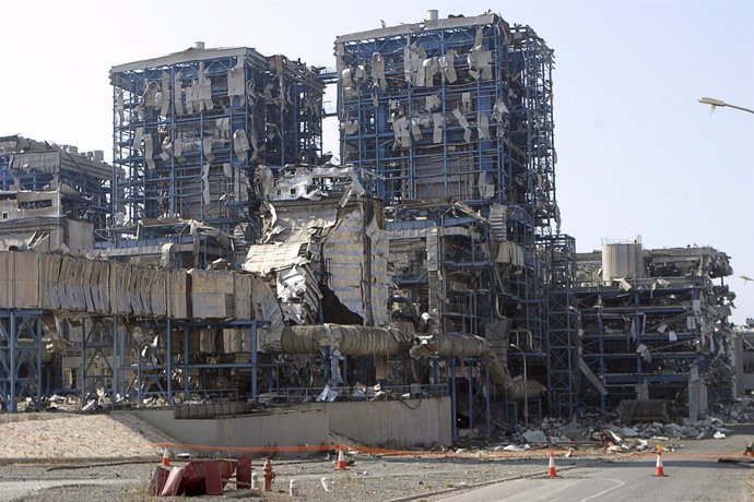 Central Eléctrica En Chipre Destrozada Tras La Explosión De Un Arsenal