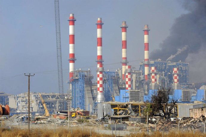 Central Eléctrica Chipriota Dañada Por La Explosión De Un Deposito De Armas
