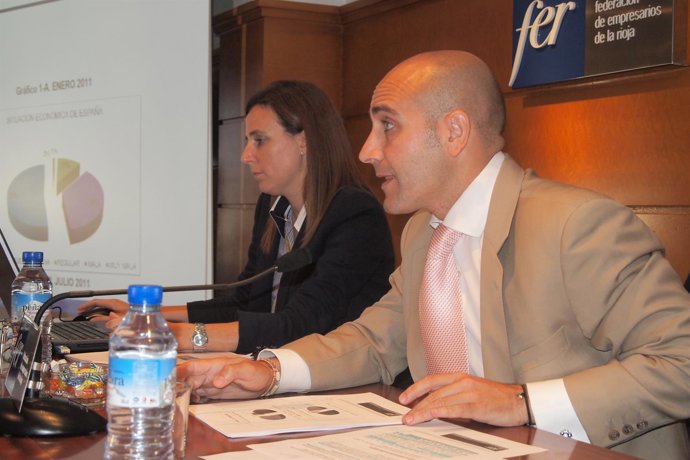 De La Cruz Y Bazán, En La Presentación Del Barómetro      