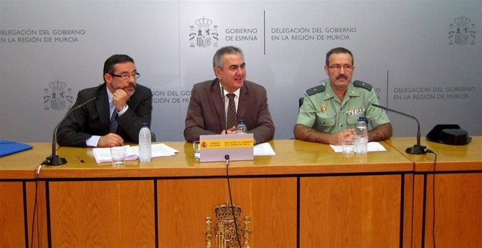 Delegado Del Gobierno Junto Con El Jefe Provincial De Tráfico Y El Comandante 