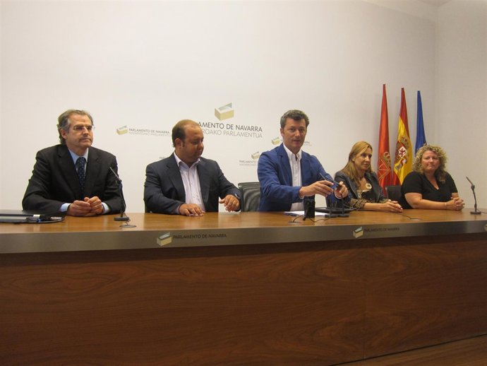 Rueda De Prensa Del PPN En El Parlamento De Navarra