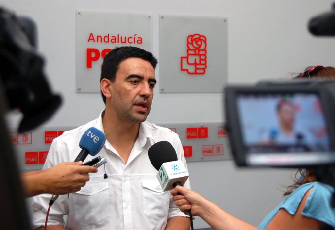 Mario Jiménez, Este Jueves