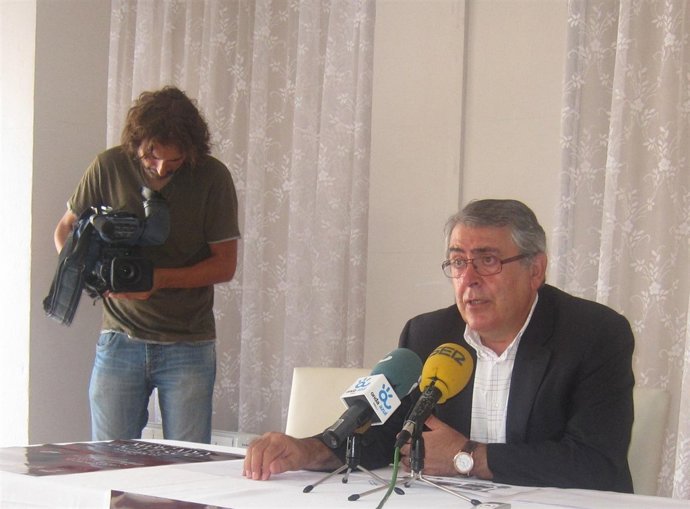 Rafael Prado, En Rueda De Prensa