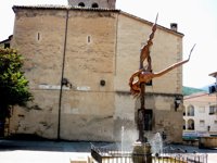 El Consistorio de Arenas (Ávila) retiró la escultura de los desnudos porque el sitio "no es apropiado"