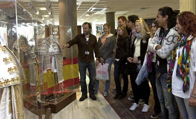 26 DE JULIO 2011, JORGE GARCÍA RAMOS Con Alumnos Estudiantes De Español En Su Vi
