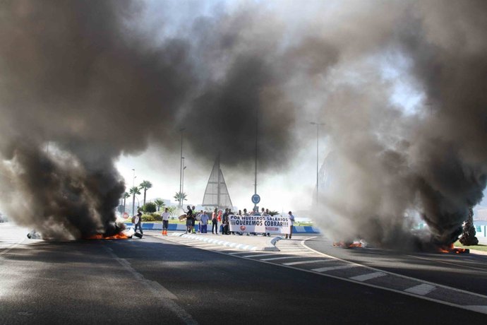 Protestas De Los Trabajadores Municipales De La Línea En Julio