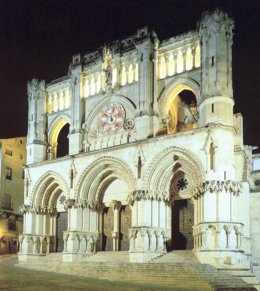 Imagen nocturna de la Catedral de Cuenca 