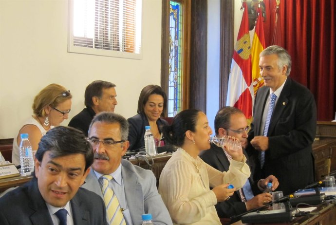 Bancada Popular Momentos Antes Del Pleno De La Diputación