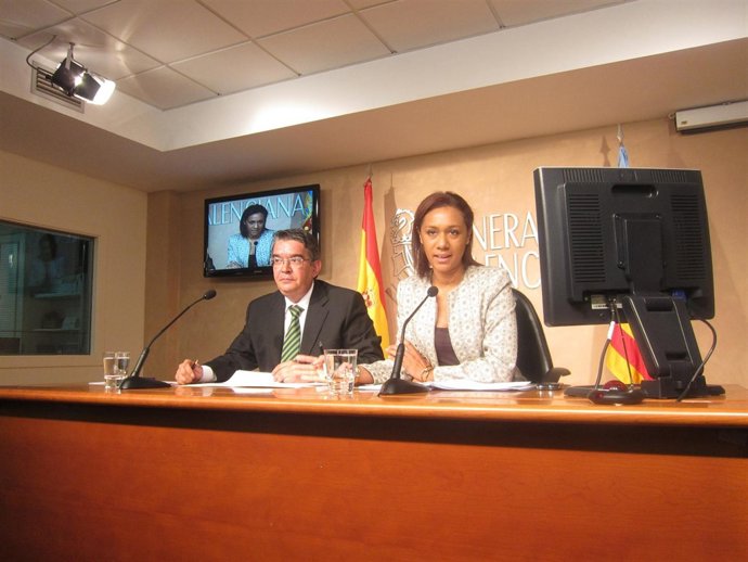 Vela Y Johnson En Rueda De Prensa