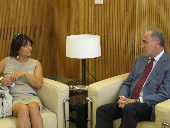 El Presidente De La CHD Se Reúne Con La Alcaldesa De Medina