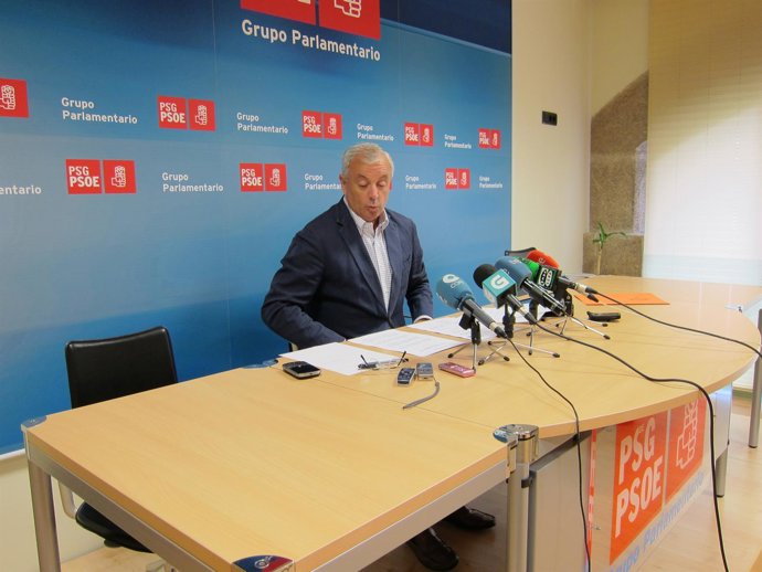 El Secretario Xeral Del Psdeg, Manuel 'Pachi' Vázquez, En Rueda De Prensa