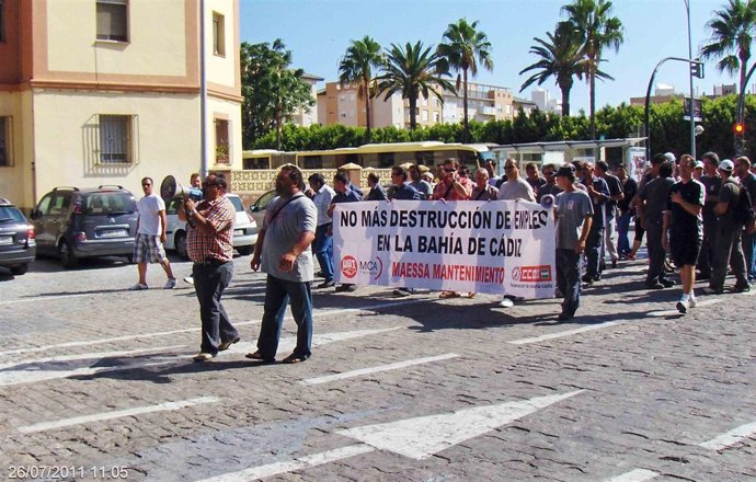 Trabajadores De Maessa Cortan El Tráfico En Cádiz