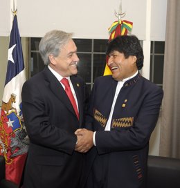 Los Presidentes De Chile, Sebastián Piñera; Y De Bolivia, Evo Morales.