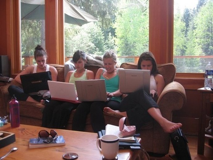 Chicas Usando Portátiles Por Lululemon Athletica CC Flickr