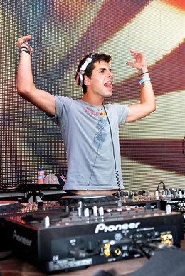 Alguersuari ejerce de DJ