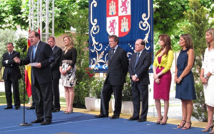 El Presidente De La Junta, Juan Vicente Herrera, Con Sus Consejeros