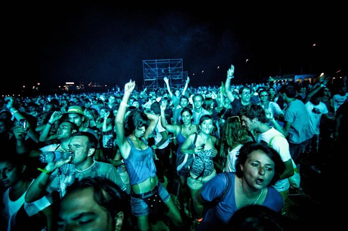 Imagen Del Público Asistente Al Festival Electromar