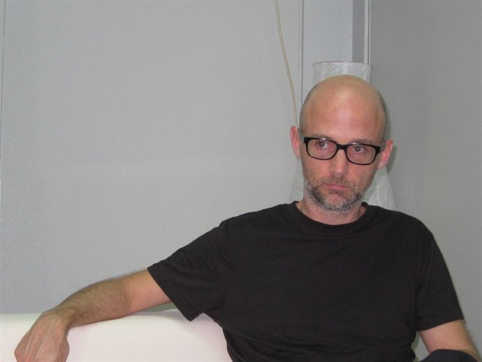 Moby Durante La Entrevista