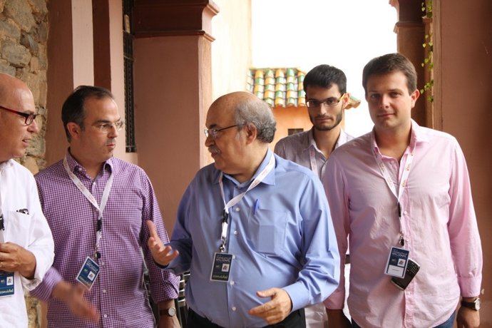 El Conseller A.Mas-Colell Y El Portavoz Parlamentario De Ciu, J.Turull