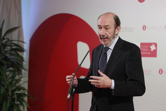 Primer Plano De Alfredo Pérez Rubalcaba