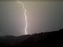 Un Rayo Durante Las Tormentas Eléctricas