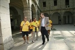 Cagigas Recibe A Miembros De AMA 